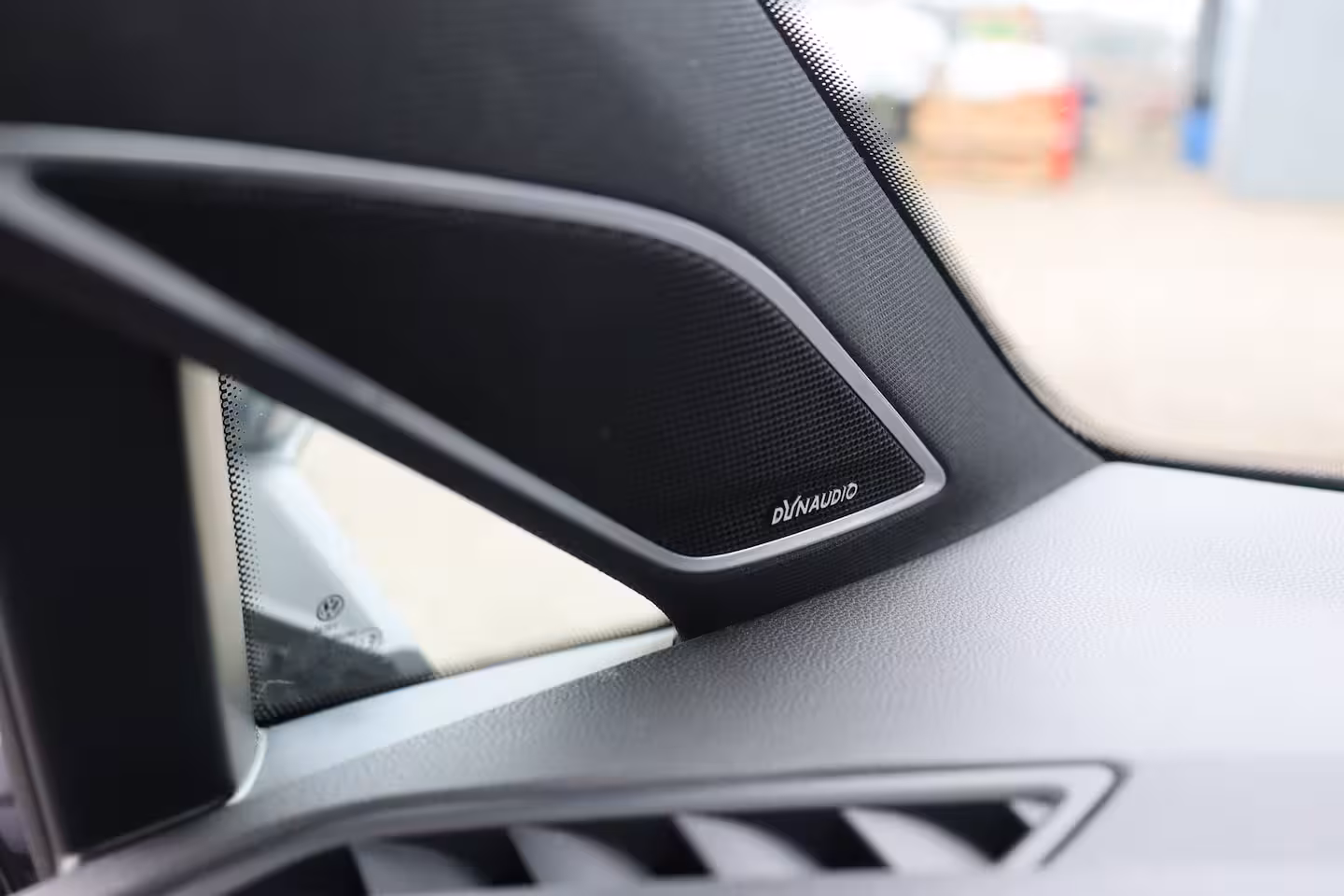 Volkswagen Golf Variant R 2.0 TSI 300PK 4-MOTION AUTOMAAT / NAVI / CLIMA / FULL-LED / ORG. NL. / 19" PRETORIA / PA