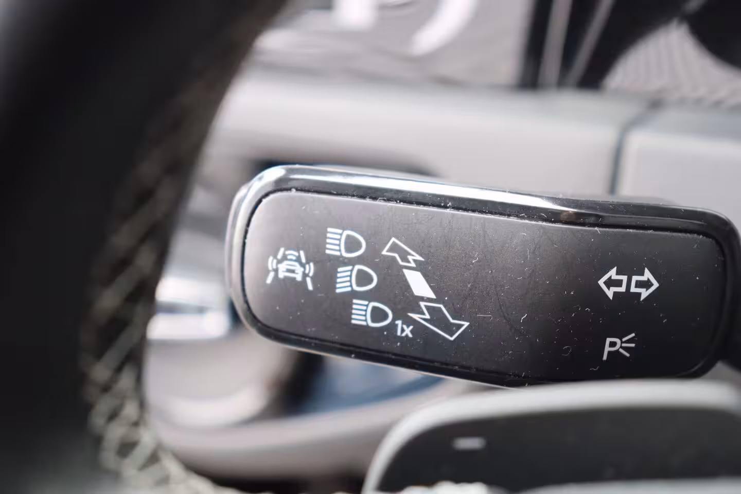 Volkswagen Golf Variant R 2.0 TSI 300PK 4-MOTION AUTOMAAT / NAVI / CLIMA / FULL-LED / ORG. NL. / 19" PRETORIA / PA