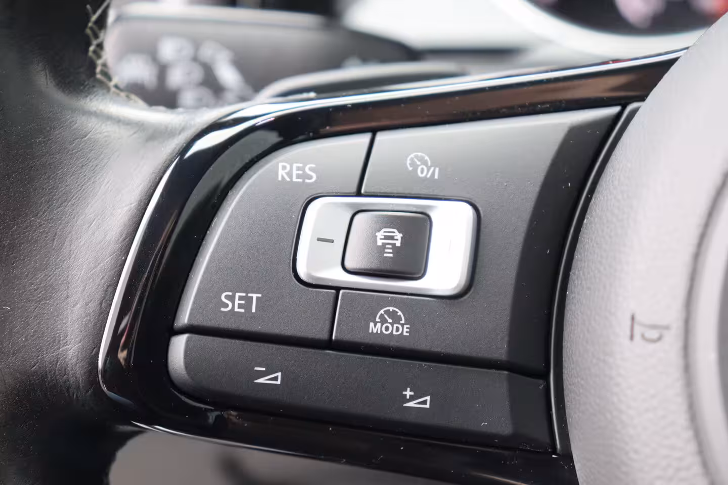 Volkswagen Golf Variant R 2.0 TSI 300PK 4-MOTION AUTOMAAT / NAVI / CLIMA / FULL-LED / ORG. NL. / 19" PRETORIA / PA
