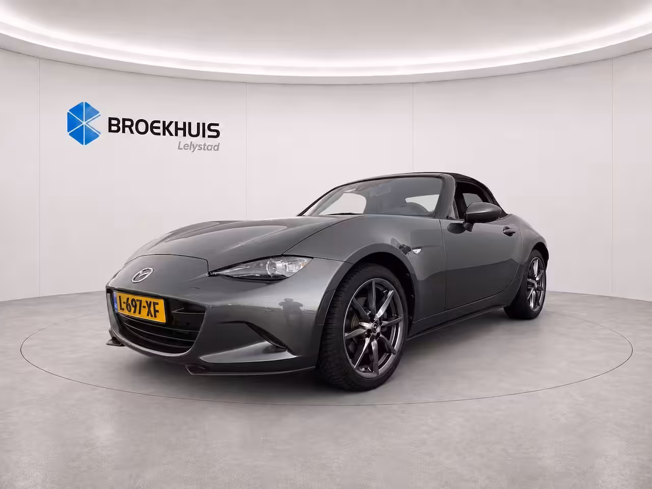 Mazda MX-5 2.0 SKYACTIV-G 160PK GT-M / NAVI / LEDER / XENON / LED / PDC / 17" LMV / KEYLESS / BOSE /