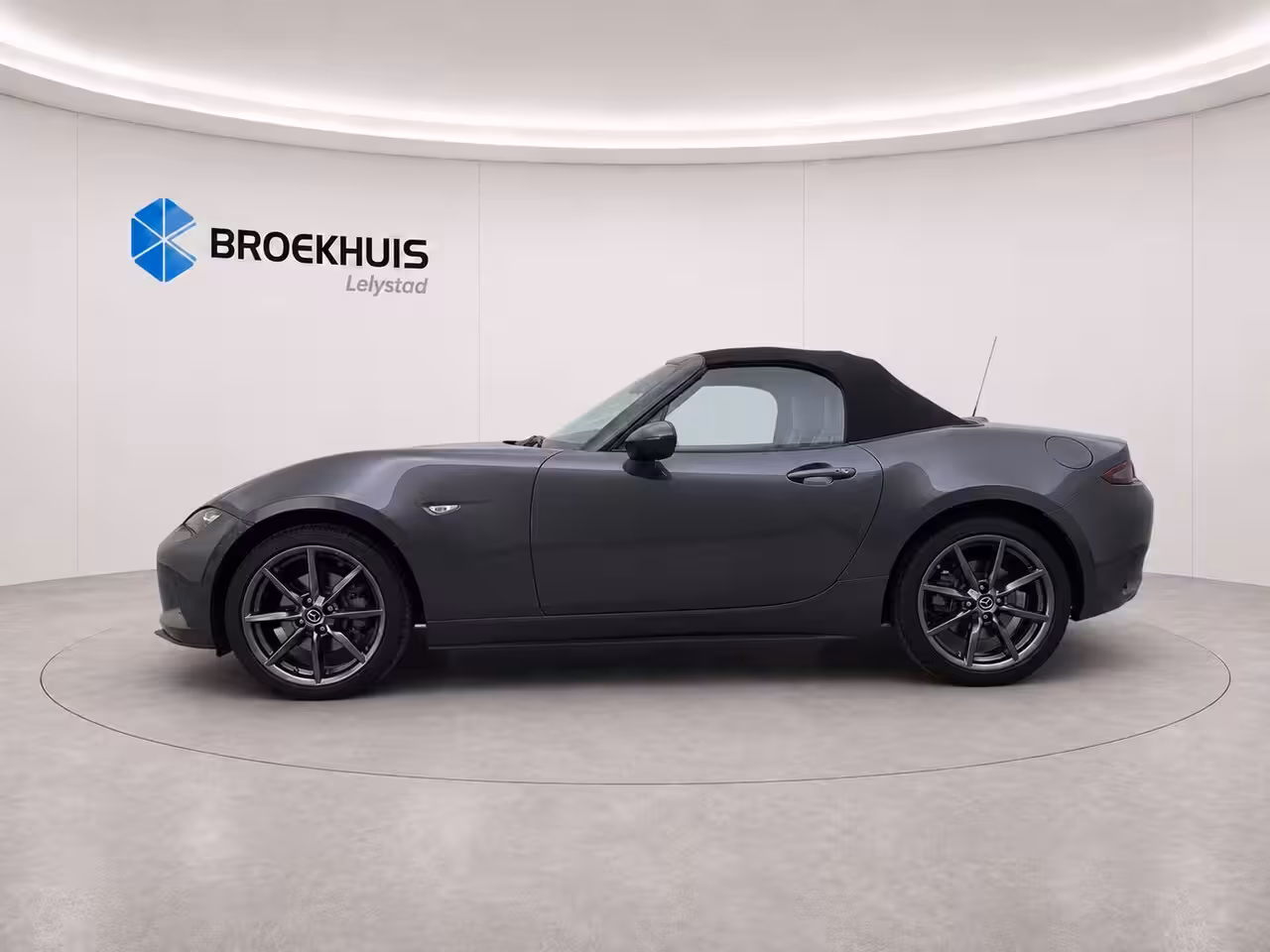 Mazda MX-5 2.0 SKYACTIV-G 160PK GT-M / NAVI / LEDER / XENON / LED / PDC / 17" LMV / KEYLESS / BOSE /