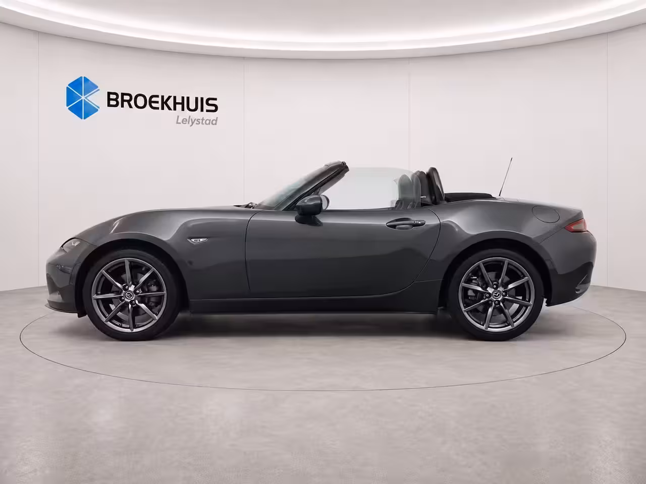 Mazda MX-5 2.0 SKYACTIV-G 160PK GT-M / NAVI / LEDER / XENON / LED / PDC / 17" LMV / KEYLESS / BOSE /