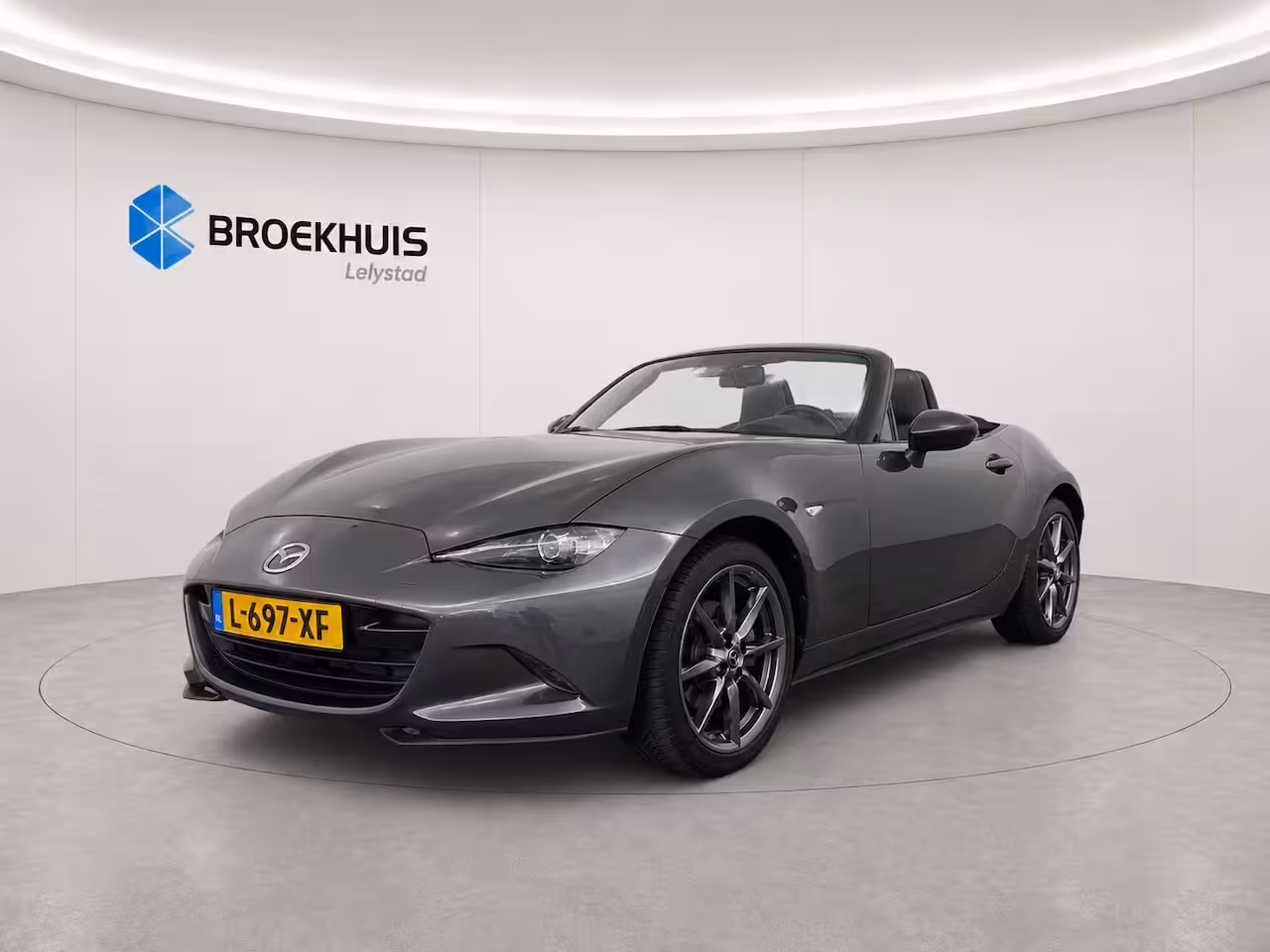 Mazda MX-5 2.0 SKYACTIV-G 160PK GT-M / NAVI / LEDER / XENON / LED / PDC / 17" LMV / KEYLESS / BOSE /