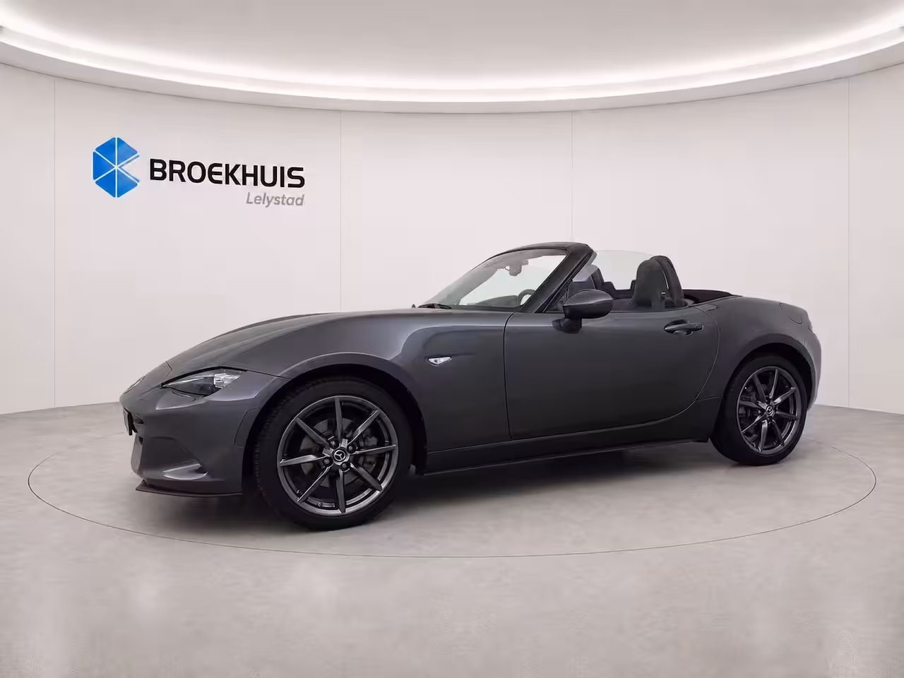 Mazda MX-5 2.0 SKYACTIV-G 160PK GT-M / NAVI / LEDER / XENON / LED / PDC / 17" LMV / KEYLESS / BOSE /