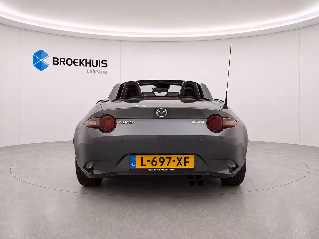 Mazda MX-5 2.0 SKYACTIV-G 160PK GT-M / NAVI / LEDER / XENON / LED / PDC / 17" LMV / KEYLESS / BOSE /