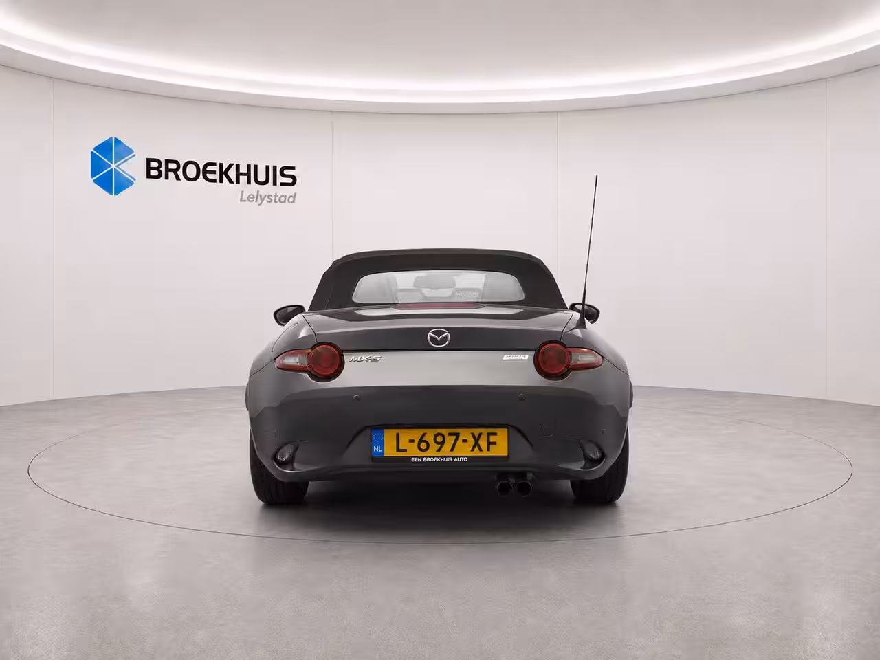 Mazda MX-5 2.0 SKYACTIV-G 160PK GT-M / NAVI / LEDER / XENON / LED / PDC / 17" LMV / KEYLESS / BOSE /