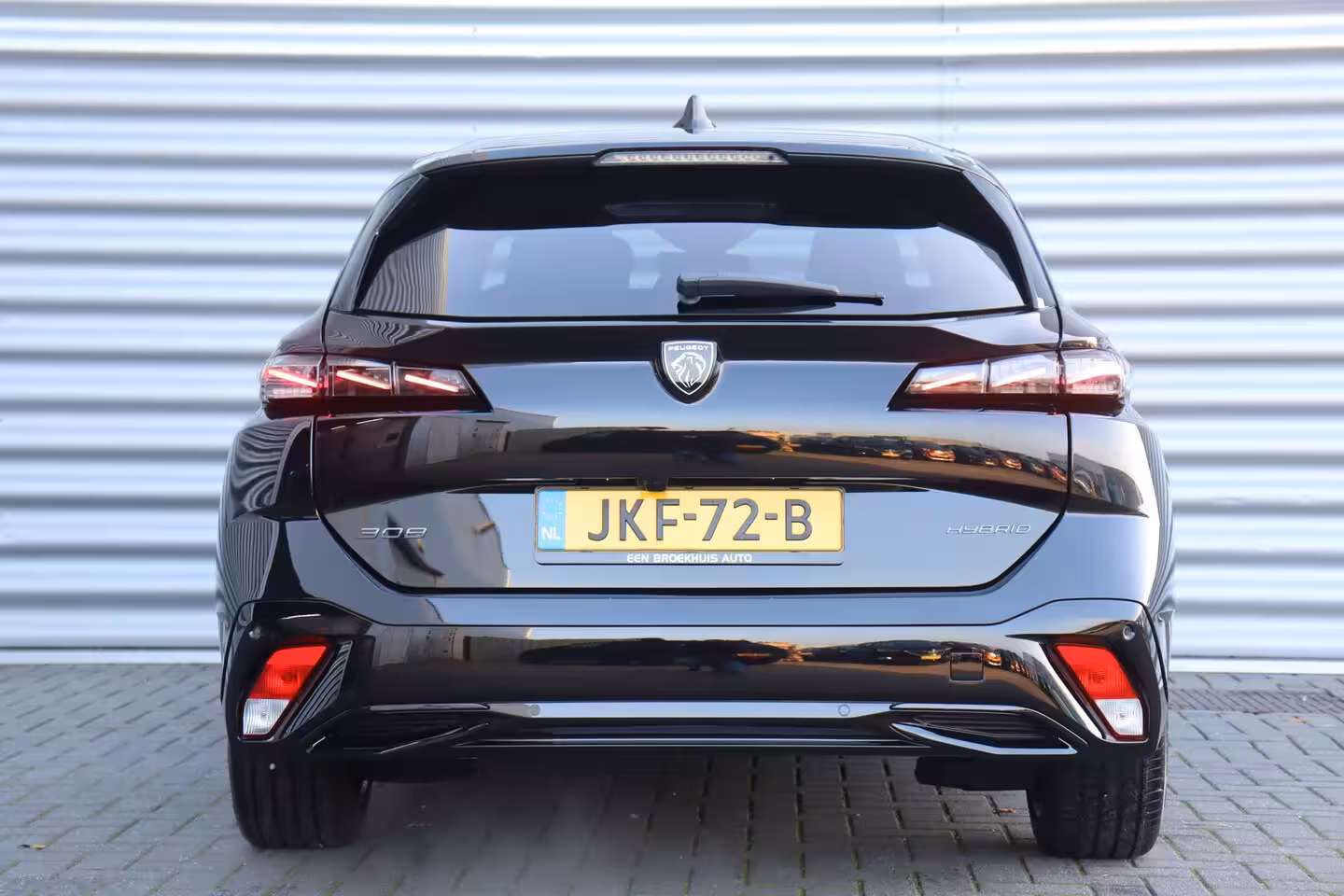 Peugeot 308 SW 1.2 HYBRID 145PK ALLURE AUTOMAAT / NAVI / LEDER / CLIMA / PDC / 17" LMV / CAMERA / KEYLESS