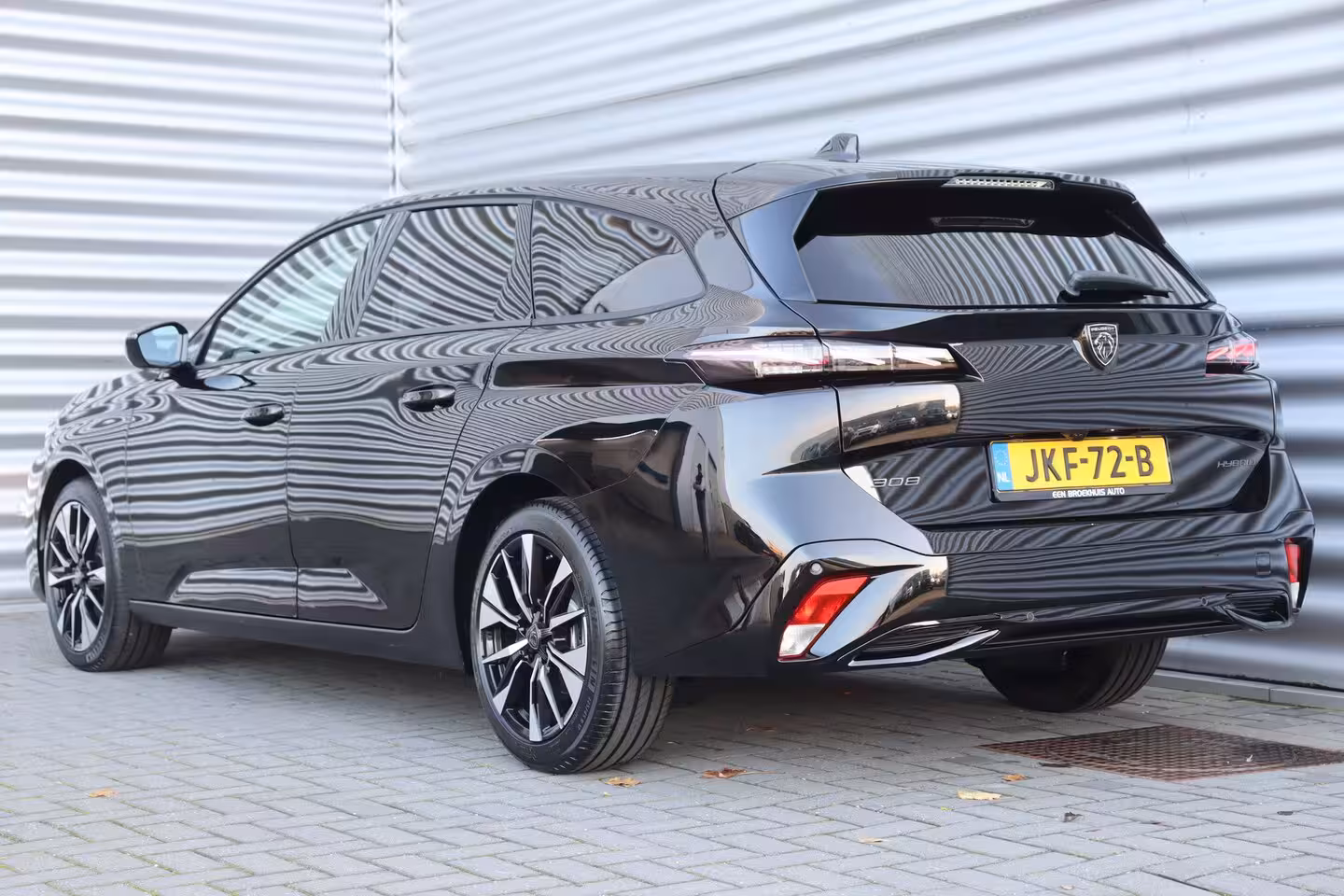 Peugeot 308 SW 1.2 HYBRID 145PK ALLURE AUTOMAAT / NAVI / LEDER / CLIMA / PDC / 17" LMV / CAMERA / KEYLESS