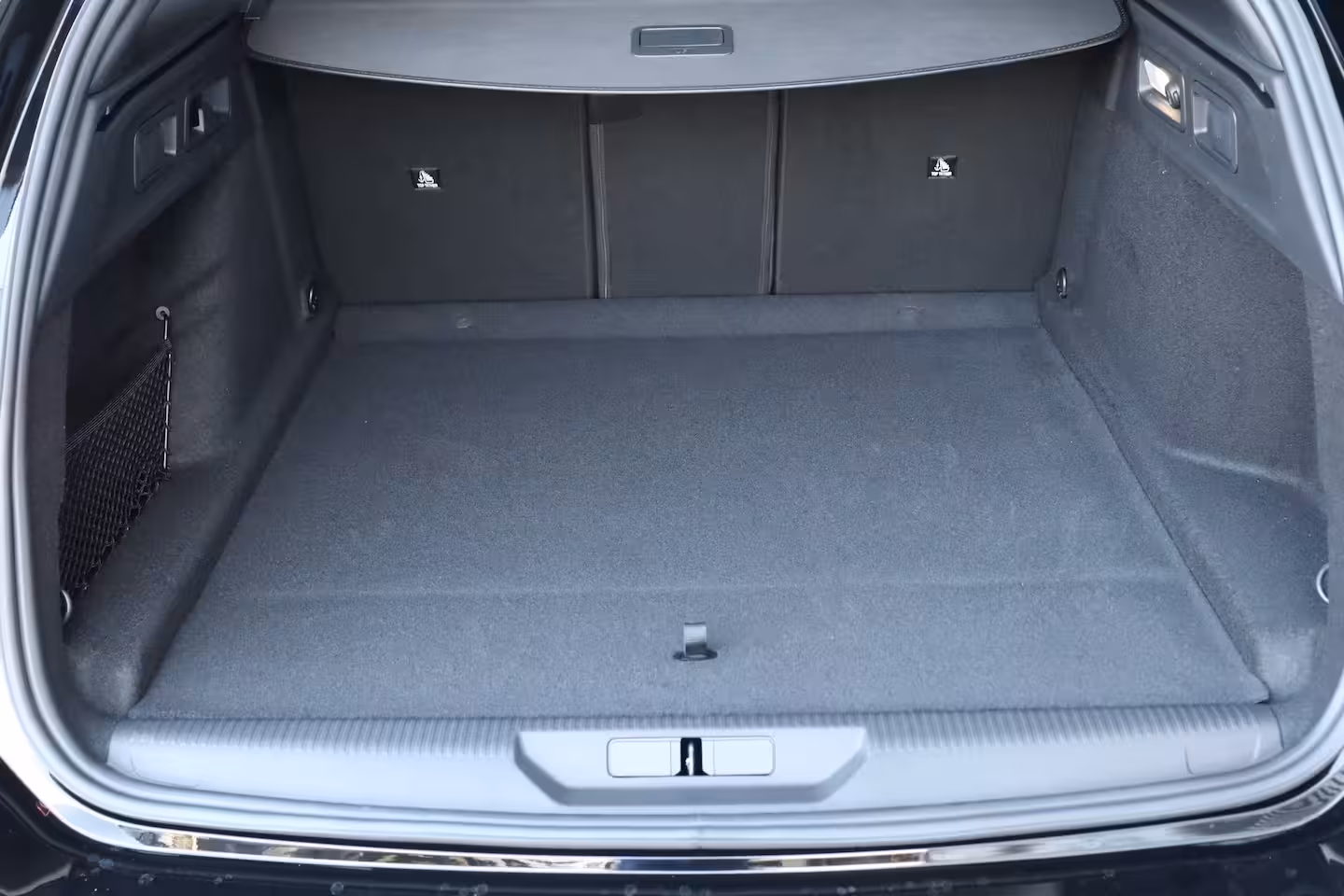 Peugeot 308 SW 1.2 HYBRID 145PK ALLURE AUTOMAAT / NAVI / LEDER / CLIMA / PDC / 17" LMV / CAMERA / KEYLESS