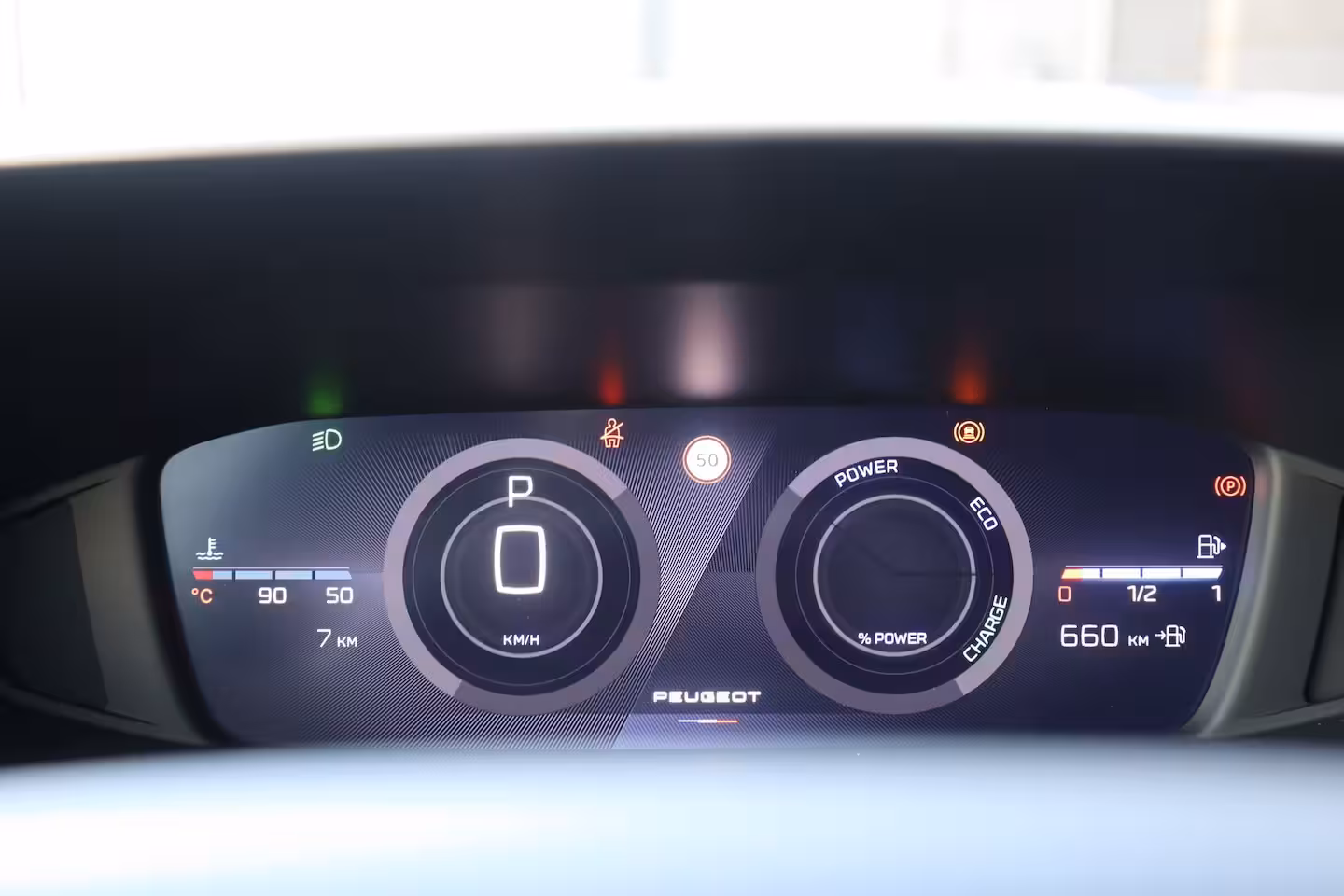 Peugeot 308 SW 1.2 HYBRID 145PK ALLURE AUTOMAAT / NAVI / LEDER / CLIMA / PDC / 17" LMV / CAMERA / KEYLESS