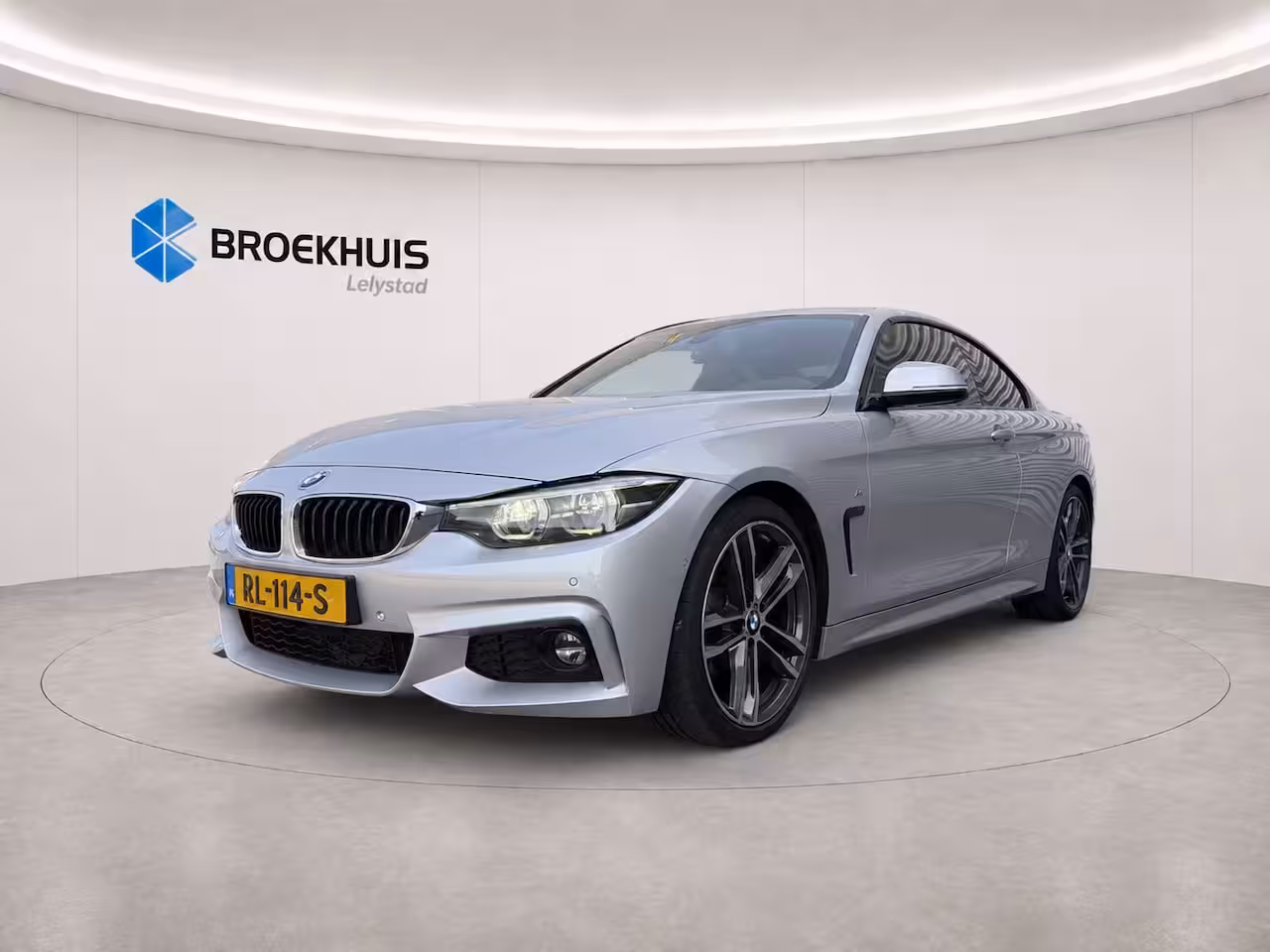 BMW 4-serie Cabrio 420i 183PK HIGH EXECUTIVE M-SPORT AUTOMAAT / NAVI / LEDER / FULL-LED / CLIMA / 19" LMV / K