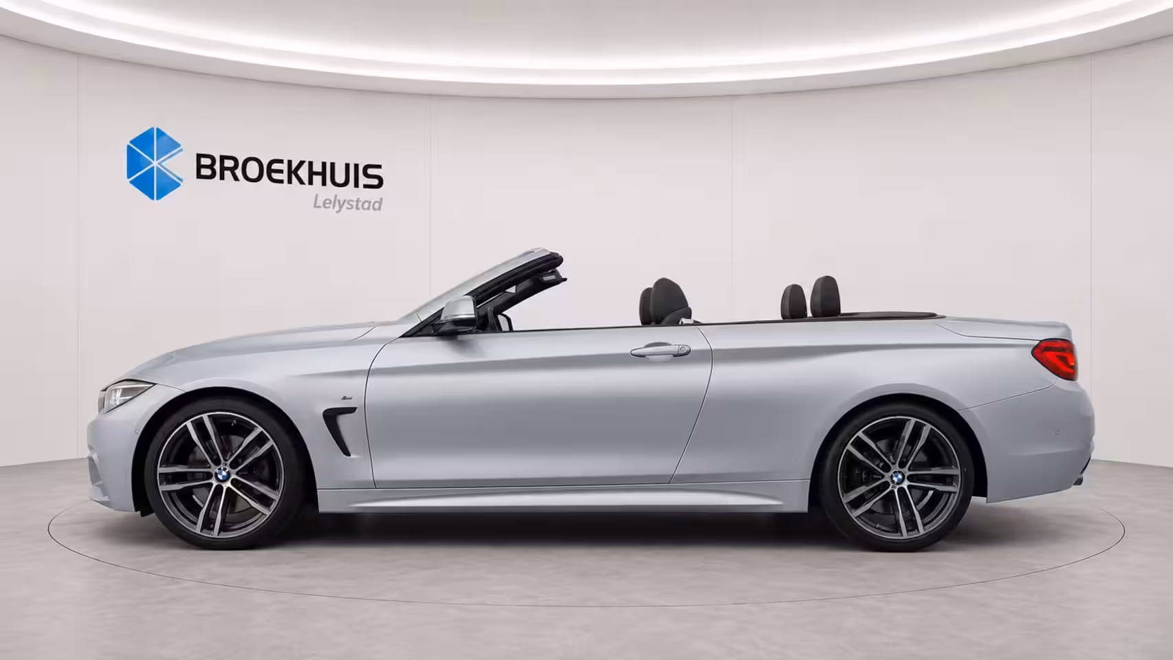 BMW 4-serie Cabrio 420i 183PK HIGH EXECUTIVE M-SPORT AUTOMAAT / NAVI / LEDER / FULL-LED / CLIMA / 19" LMV / K