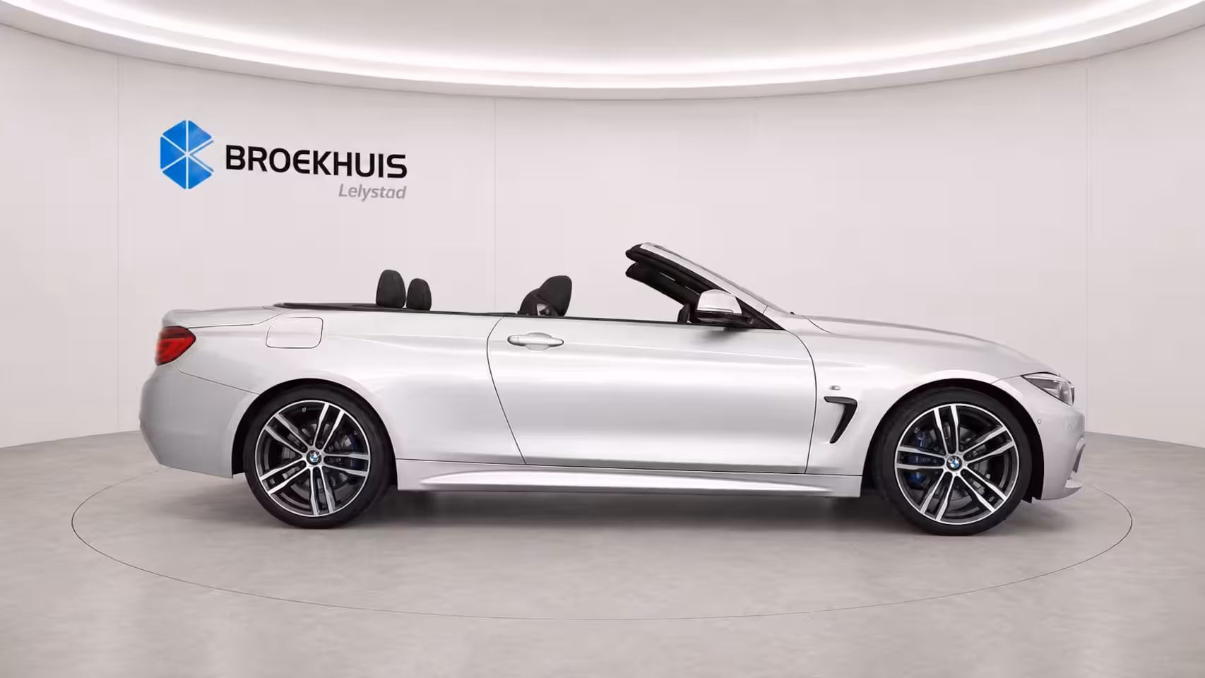 BMW 4-serie Cabrio 420i 183PK HIGH EXECUTIVE M-SPORT AUTOMAAT / NAVI / LEDER / FULL-LED / CLIMA / 19" LMV / K
