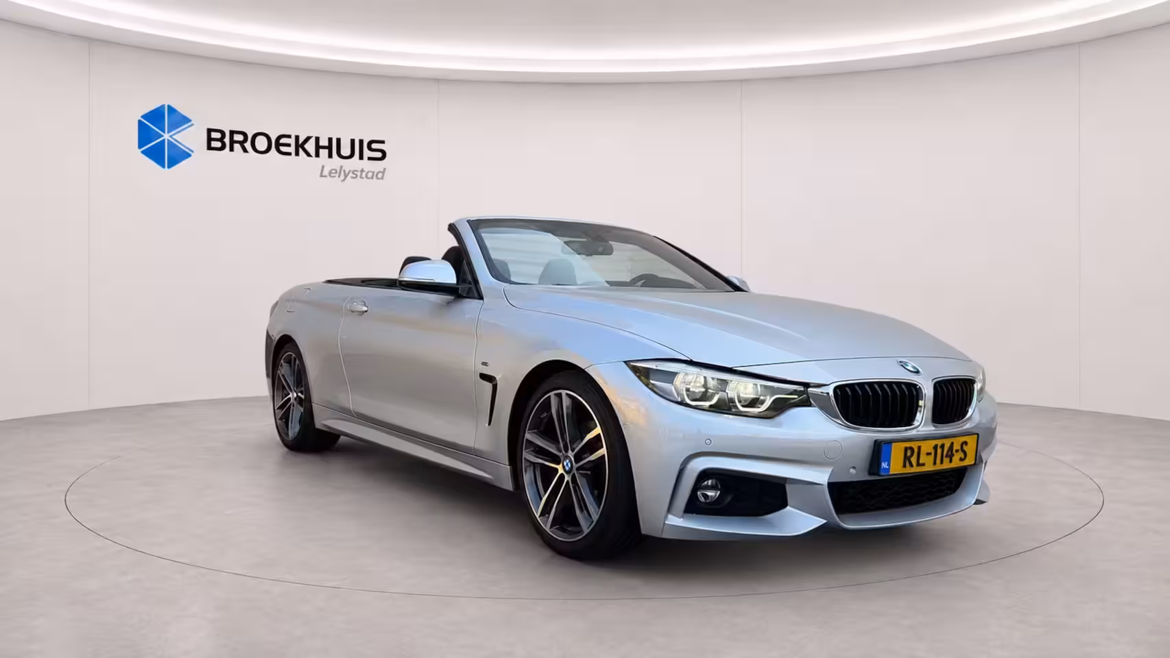BMW 4-serie Cabrio 420i 183PK HIGH EXECUTIVE M-SPORT AUTOMAAT / NAVI / LEDER / FULL-LED / CLIMA / 19" LMV / K