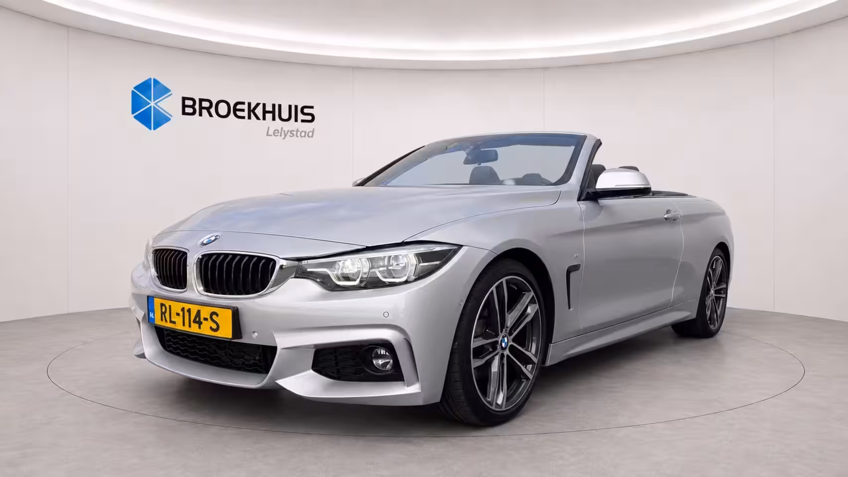 BMW 4-serie Cabrio 420i 183PK HIGH EXECUTIVE M-SPORT AUTOMAAT / NAVI / LEDER / FULL-LED / CLIMA / 19" LMV / K