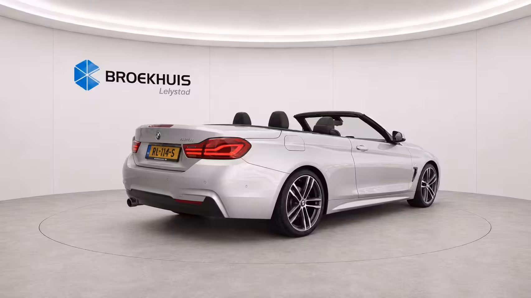 BMW 4-serie Cabrio 420i 183PK HIGH EXECUTIVE M-SPORT AUTOMAAT / NAVI / LEDER / FULL-LED / CLIMA / 19" LMV / K