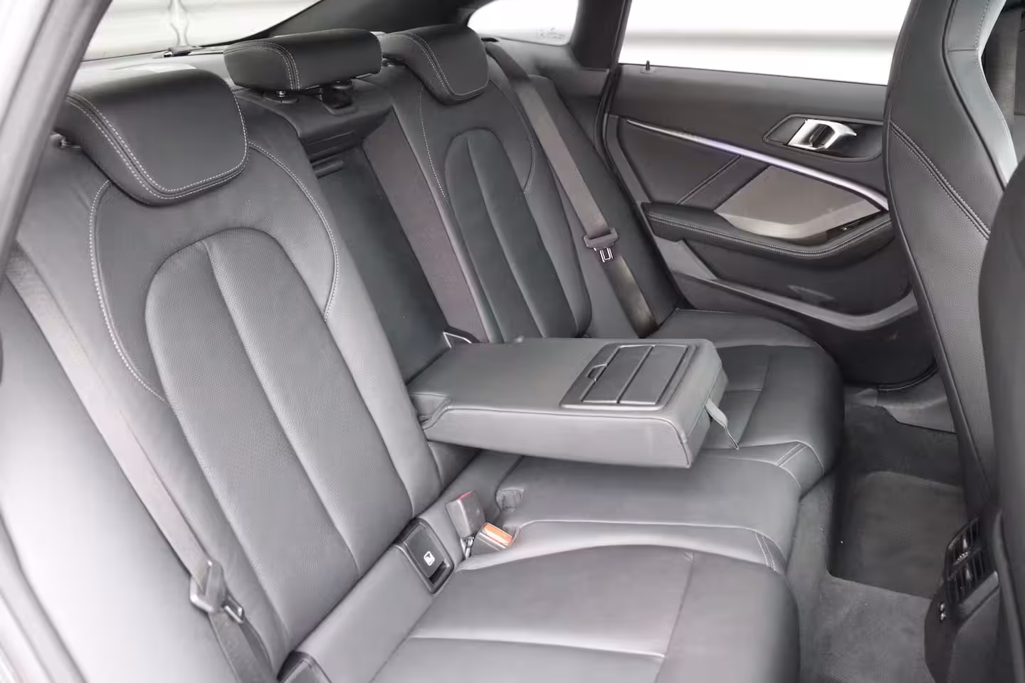 BMW 2-serie Gran Coupé M235i 306PK XDRIVE HIGH EXECUTIVE M-SPORT / NAVI / LEDER / FULL-LED / CLIMA / PDC / 19" LM