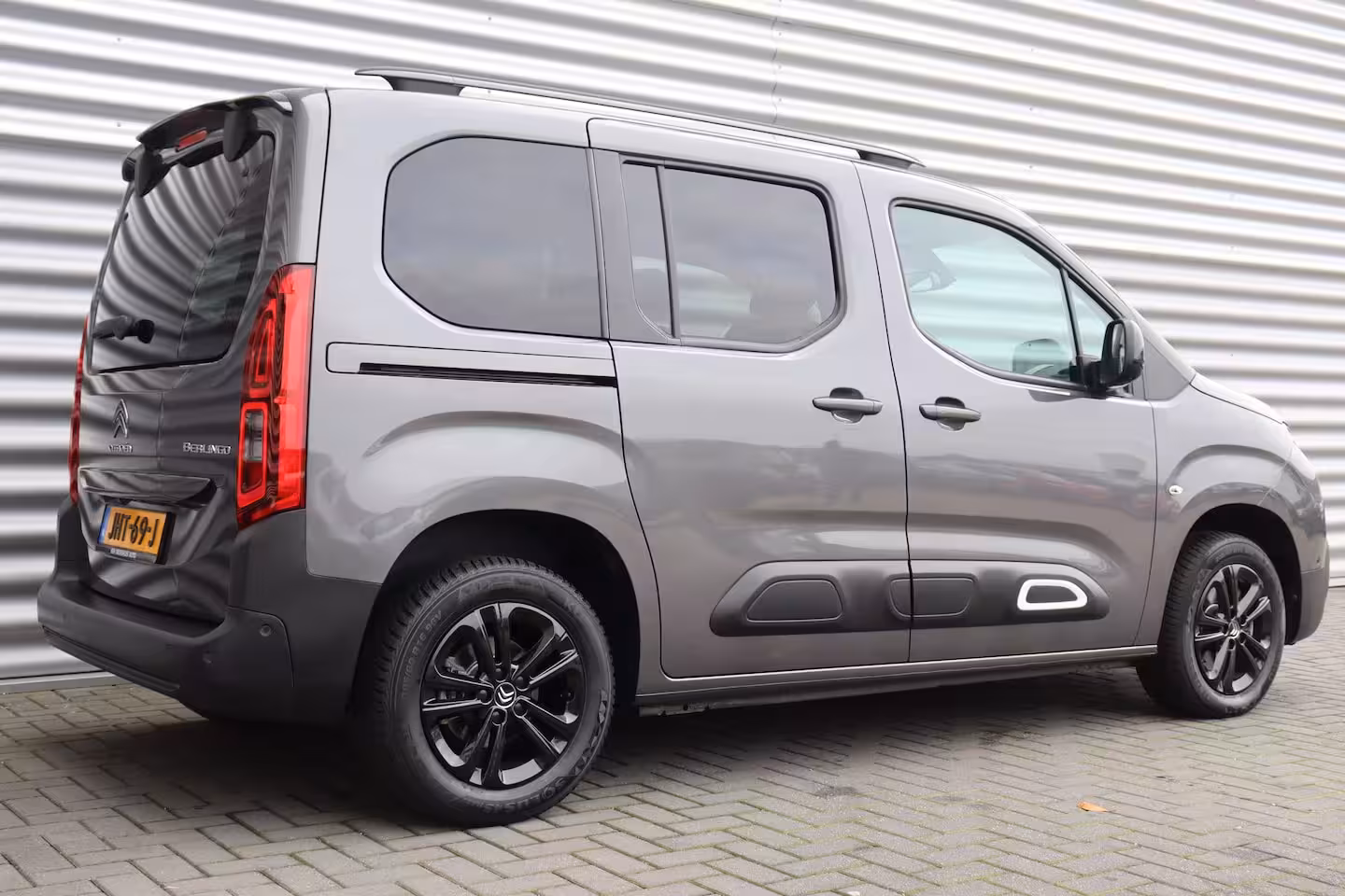 Citroën Berlingo Citroen 1.2 PURETECH 130PK SHINE AUTOMAAT / NAVI / CLIMA / LED / PDC / 17" LMV / CAMERA /
