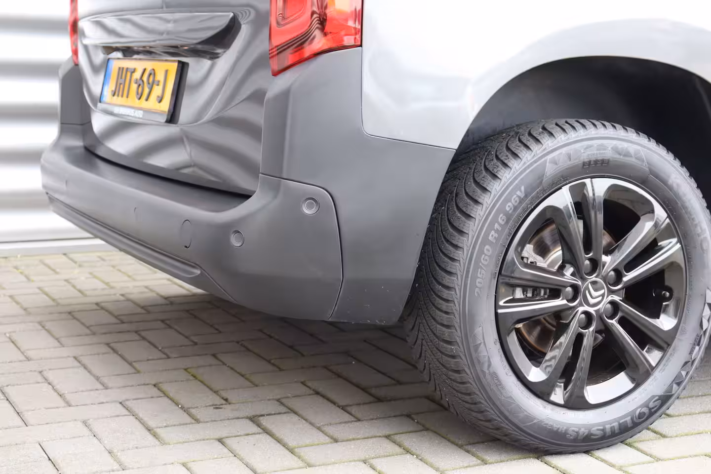 Citroën Berlingo Citroen 1.2 PURETECH 130PK SHINE AUTOMAAT / NAVI / CLIMA / LED / PDC / 17" LMV / CAMERA /
