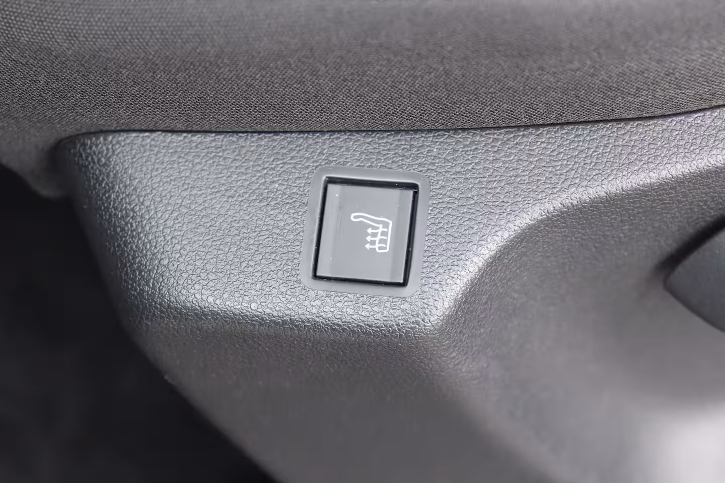 Citroën Berlingo Citroen 1.2 PURETECH 130PK SHINE AUTOMAAT / NAVI / CLIMA / LED / PDC / 17" LMV / CAMERA /