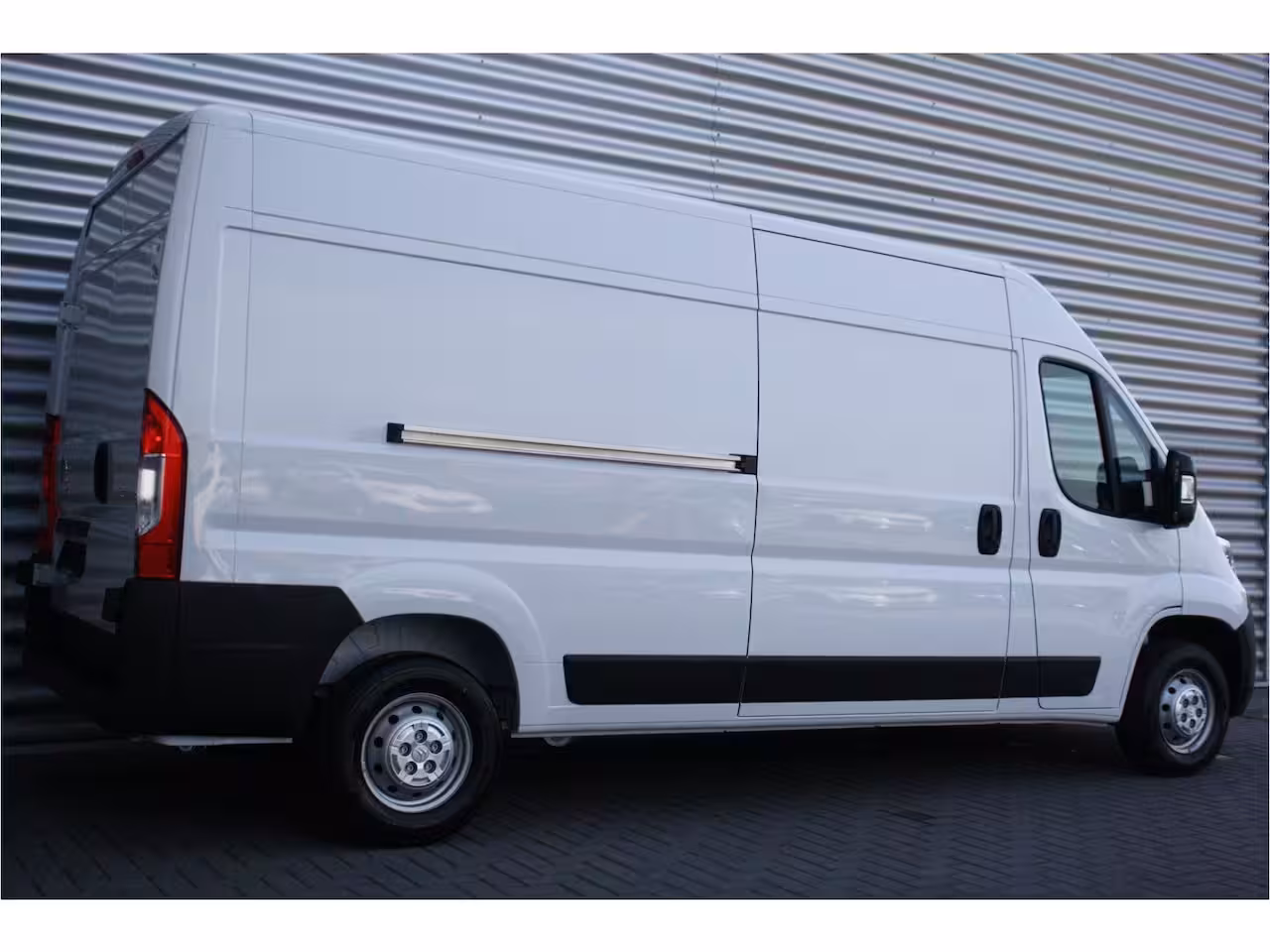 Citroën Jumper 2.2 BLUEHDI 140PK L3H2 3.3T | € 7.300, - Voorraad Voordeel / NAVI / CLIMA / LED / PDC / BL