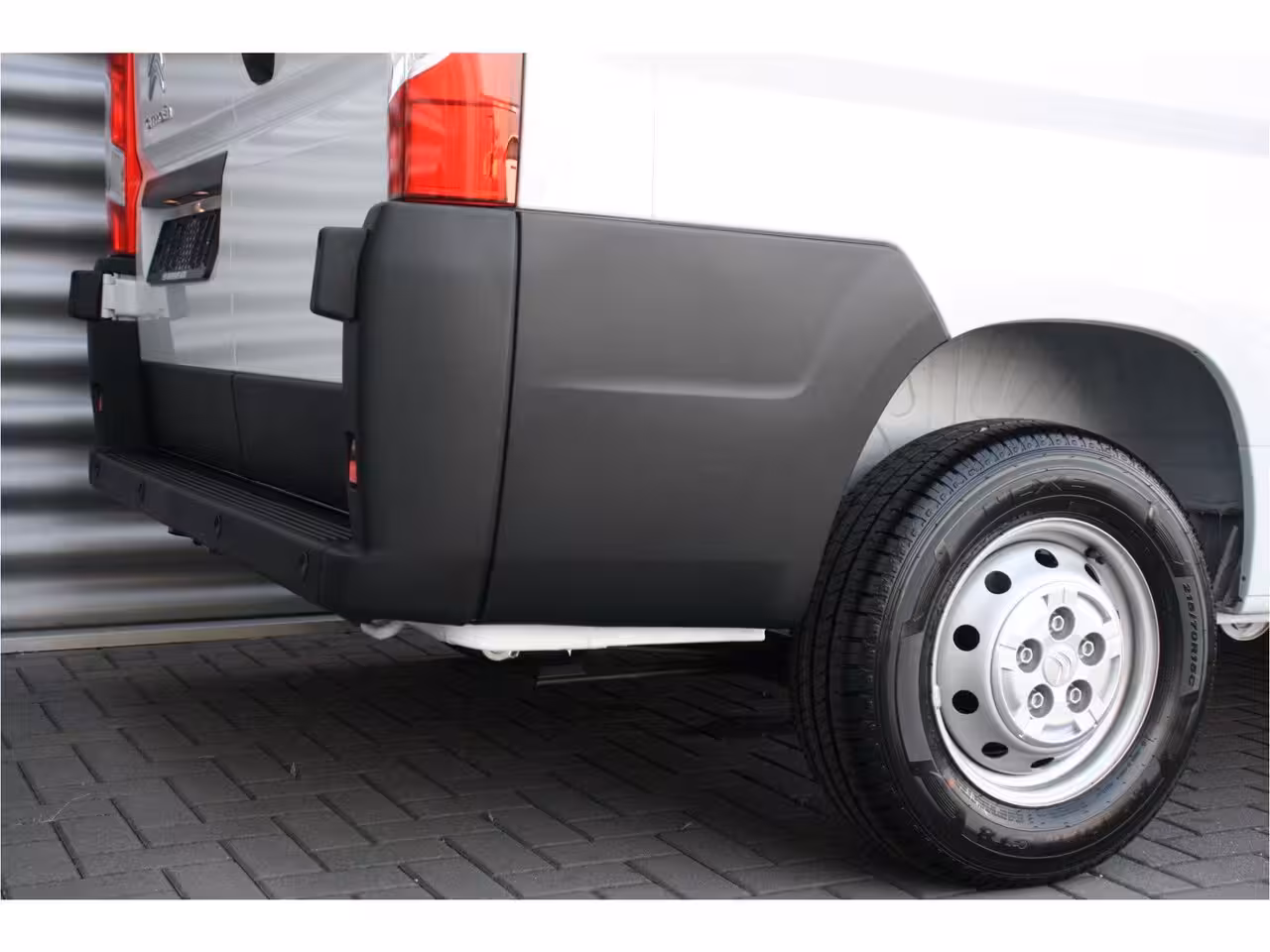 Citroën Jumper 2.2 BLUEHDI 140PK L3H2 3.3T | € 7.300, - Voorraad Voordeel / NAVI / CLIMA / LED / PDC / BL