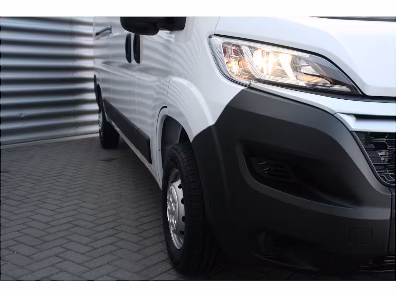 Citroën Jumper 2.2 BLUEHDI 140PK L3H2 3.3T | € 7.300, - Voorraad Voordeel / NAVI / CLIMA / LED / PDC / BL