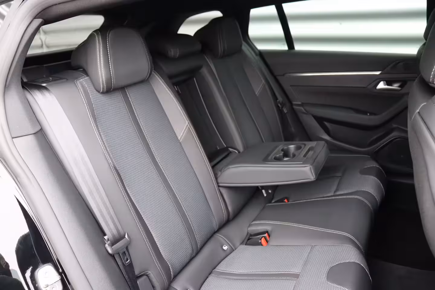 Peugeot 508 SW 1.2 PURETECH 130PK ALLURE AUTOMAAT / NAVI / LEDER / CLIMA / FULL-LED / PDC / °360 CAMERA /
