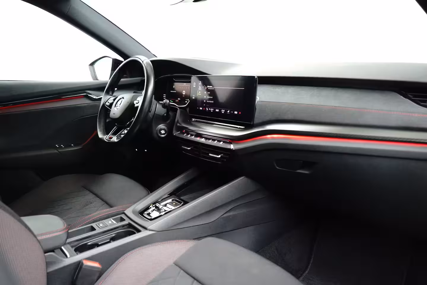 Skoda Octavia Combi 1.4 TSI RS iV PHEV Business | Achteruitrijcamera | Lichtmetalen velgen 5-spaaks 19" | Matr