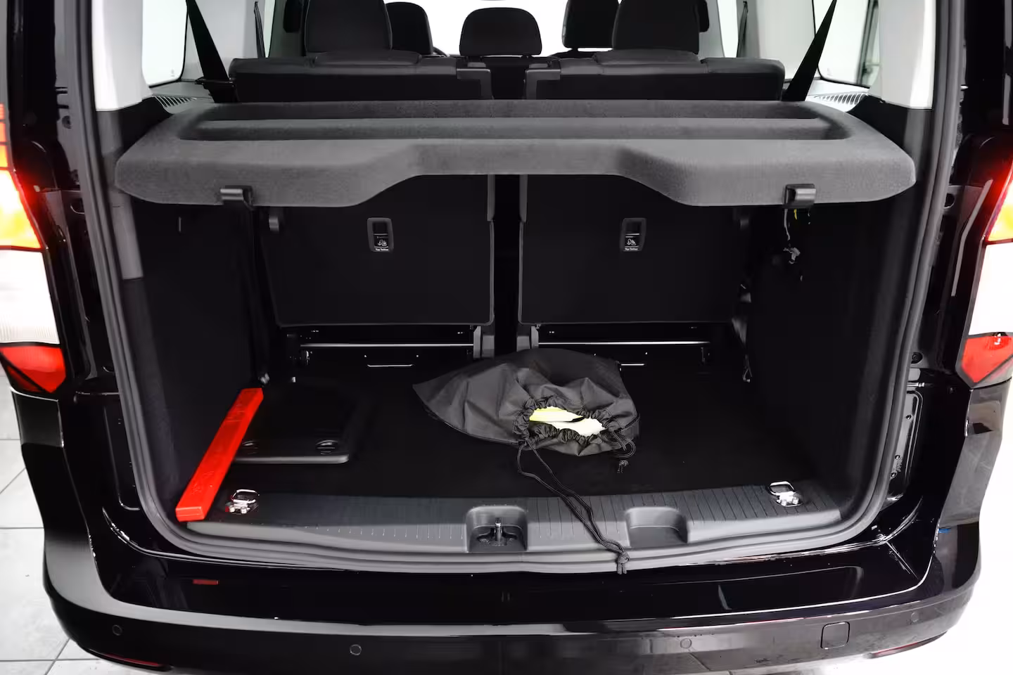 Volkswagen Caddy Maxi Life eHybrid 7 PERSOONS - NIEUWSTAAT - DIGITAAL DISPLAY
