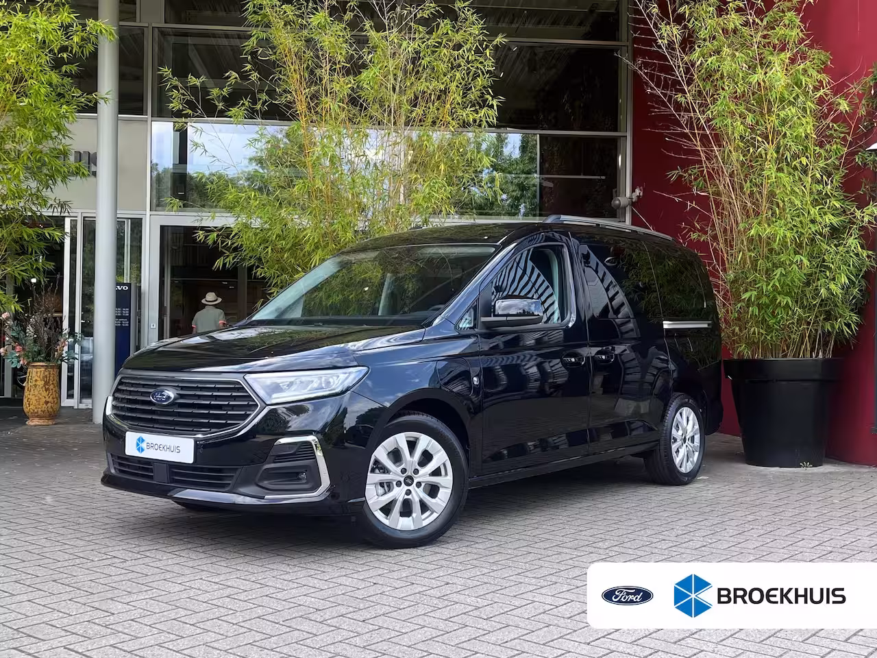 Ford Tourneo Connect 1.5 PHEV Titanium 7 Persoons | 100km Elektrisch Rijbereik | Camera | 1400kg Trekgewicht |
