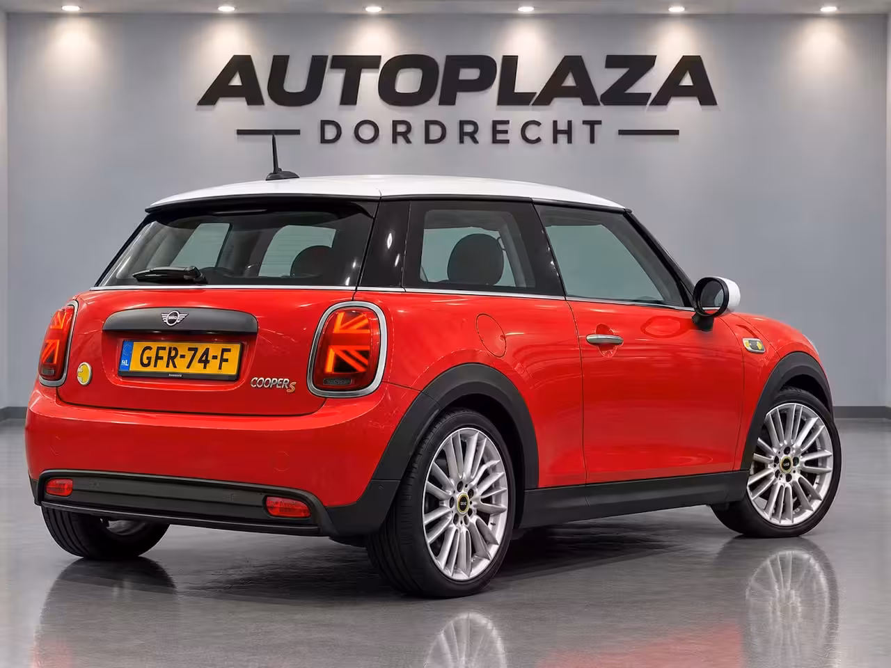 Mini Electric Essential 33 kWh SOH 97%|Camera|