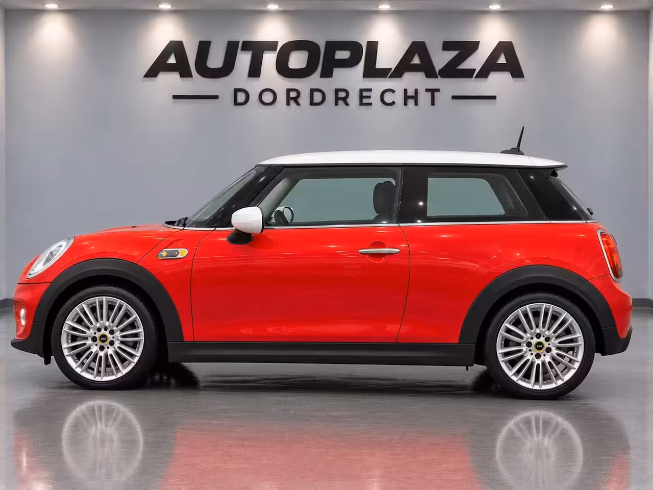 Mini Electric Essential 33 kWh SOH 97%|Camera|