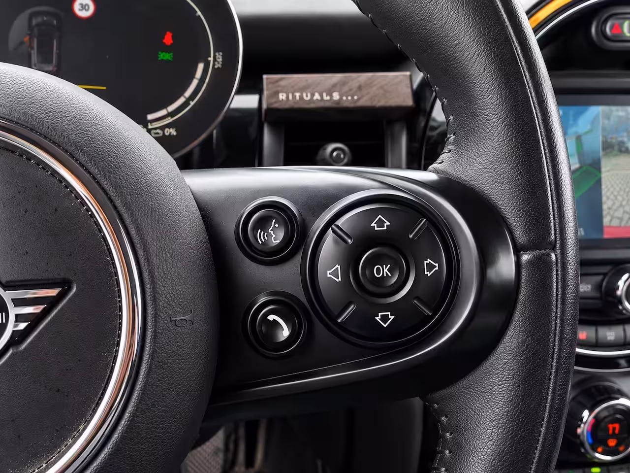 Mini Electric Essential 33 kWh SOH 97%|Camera|