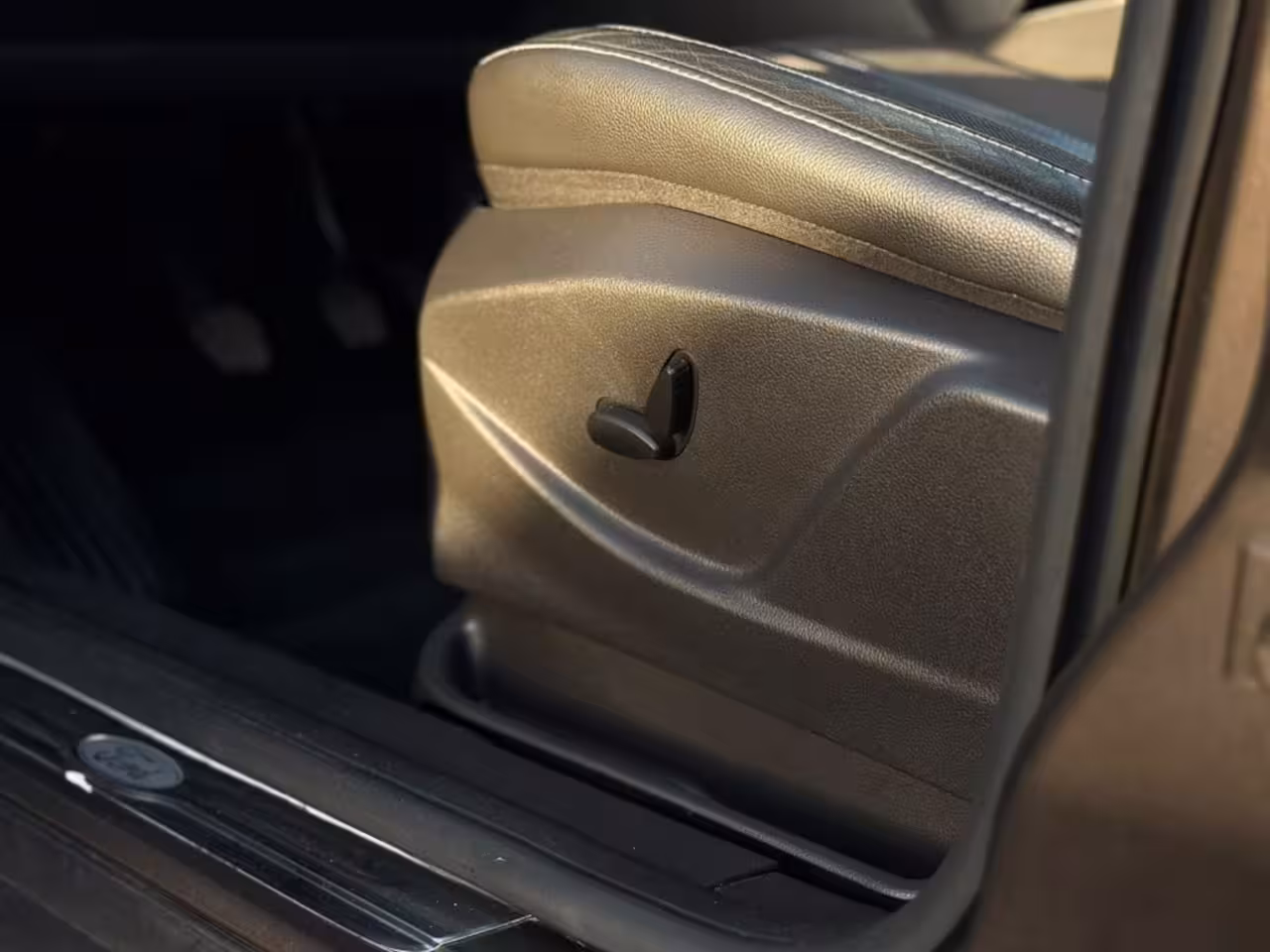 Ford C-Max 1.0 ZEER MOOI MET NIEUWE DISTRIBUTIE CARPLAY CAMERA PARKEERHULP