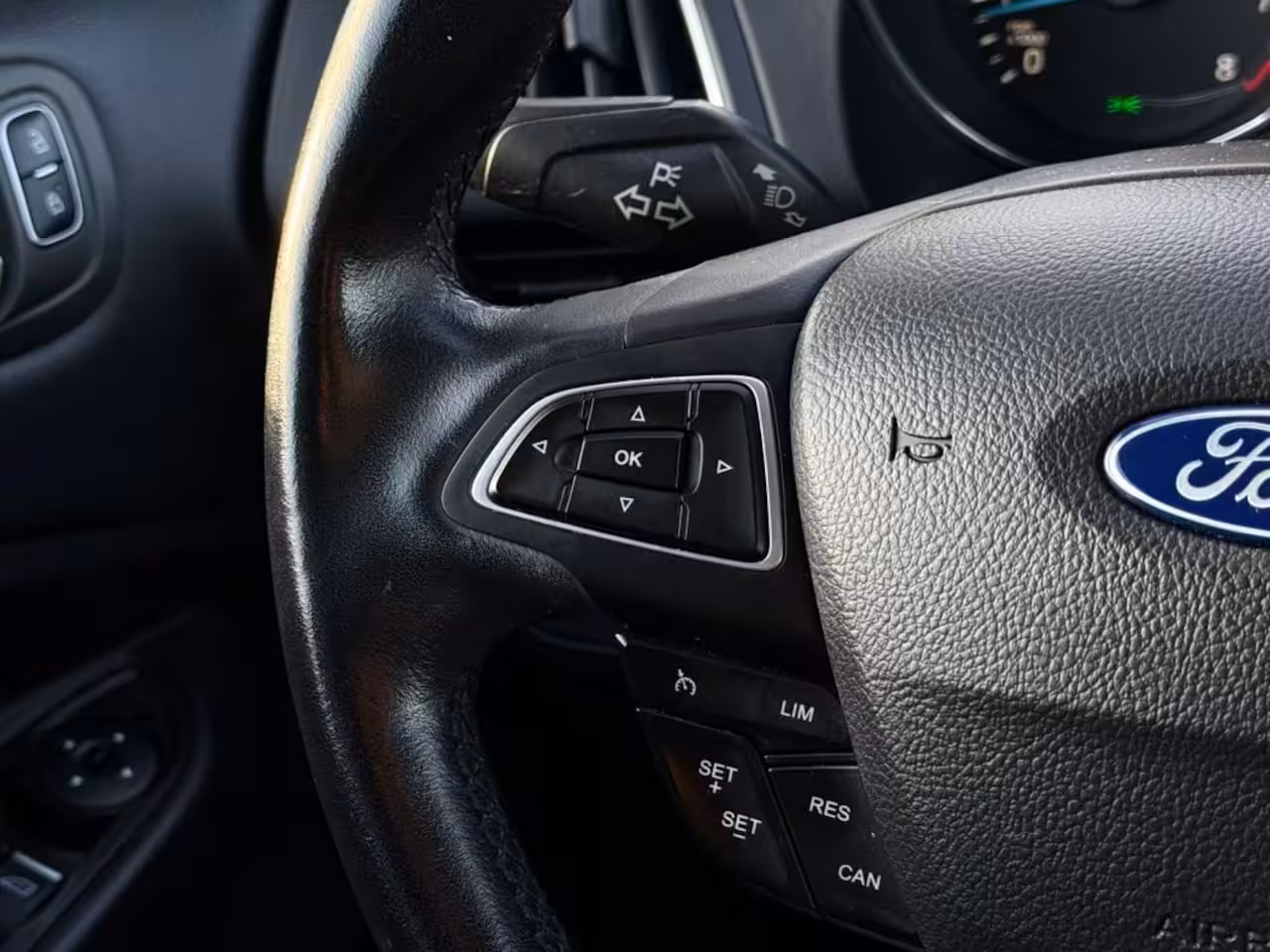 Ford C-Max 1.0 ZEER MOOI MET NIEUWE DISTRIBUTIE CARPLAY CAMERA PARKEERHULP