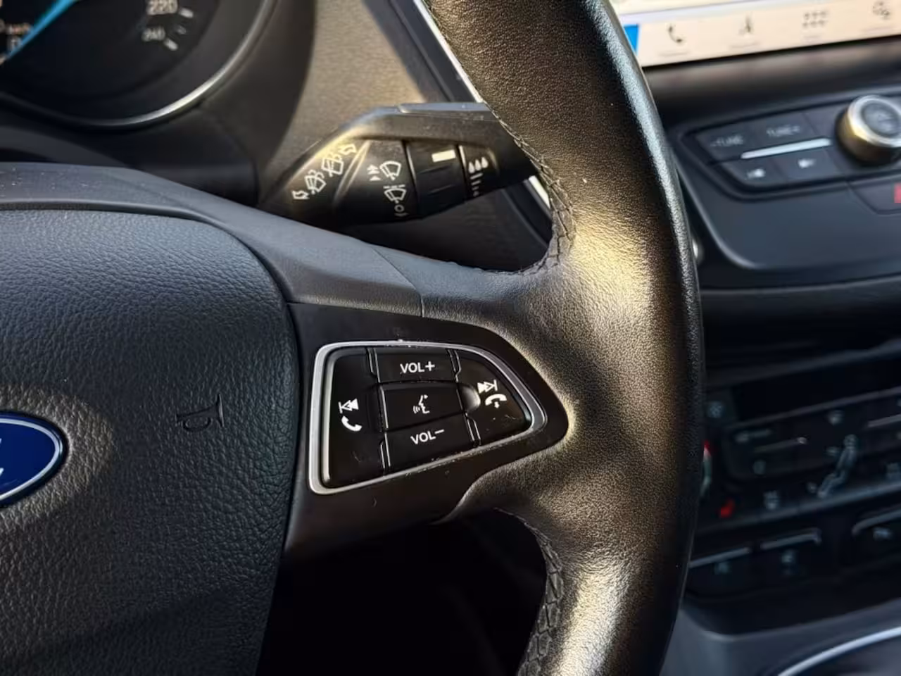 Ford C-Max 1.0 ZEER MOOI MET NIEUWE DISTRIBUTIE CARPLAY CAMERA PARKEERHULP