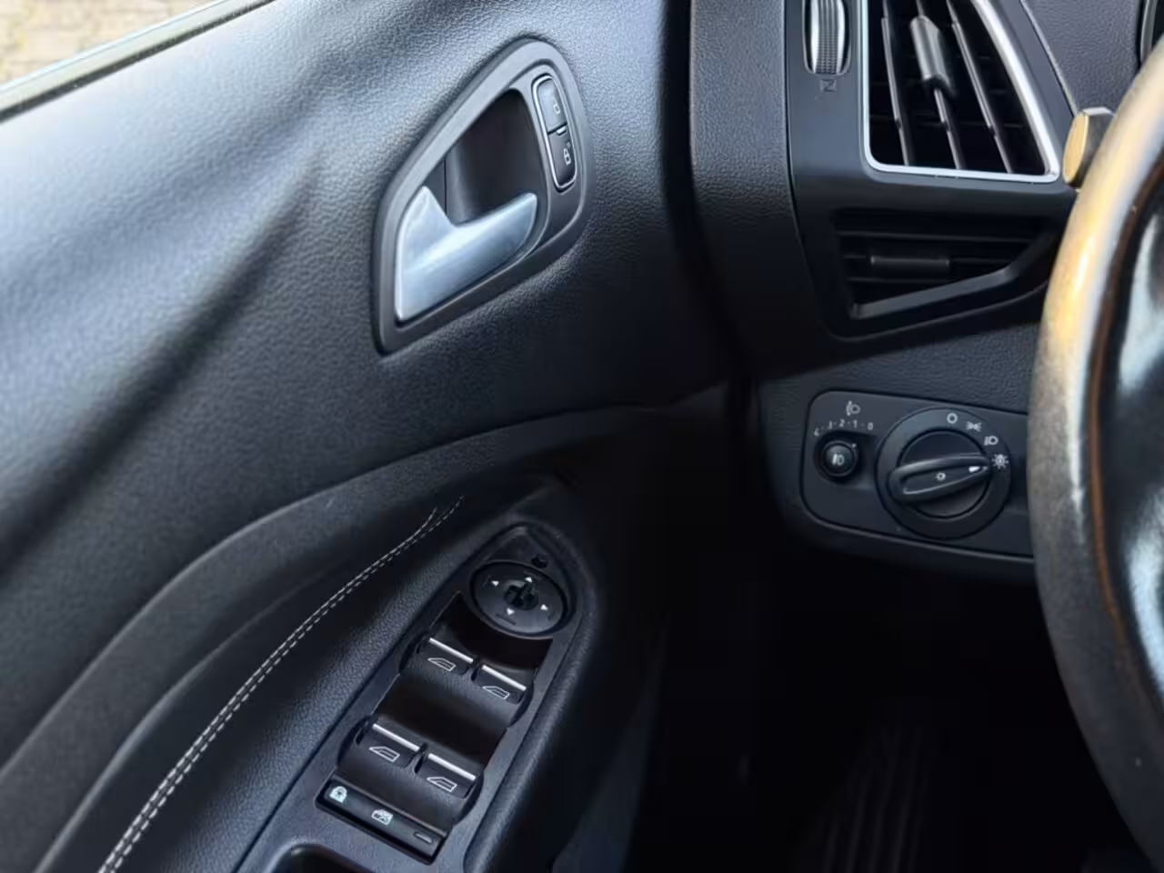 Ford C-Max 1.0 ZEER MOOI MET NIEUWE DISTRIBUTIE CARPLAY CAMERA PARKEERHULP