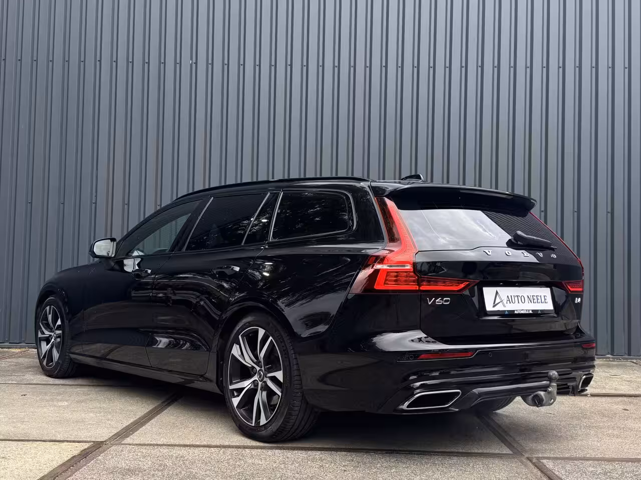Volvo V60 2.0 B4 R-Design Trekhaak, Camera, Memory, Incl BTW