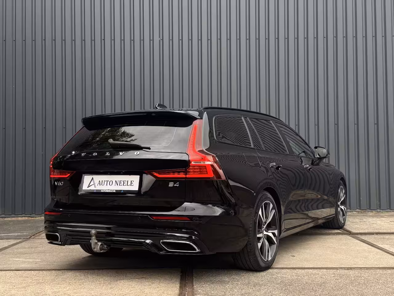 Volvo V60 2.0 B4 R-Design Trekhaak, Camera, Memory, Incl BTW