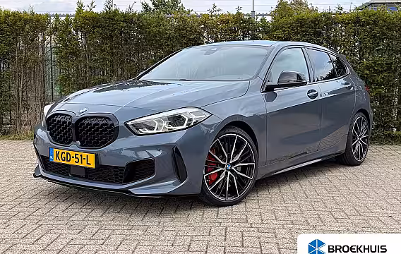 BMW 1-serie M135i xDrive Executive | Cruise Control | Kuipstoelen | Stoelverwarming | HiFi Audio | Car