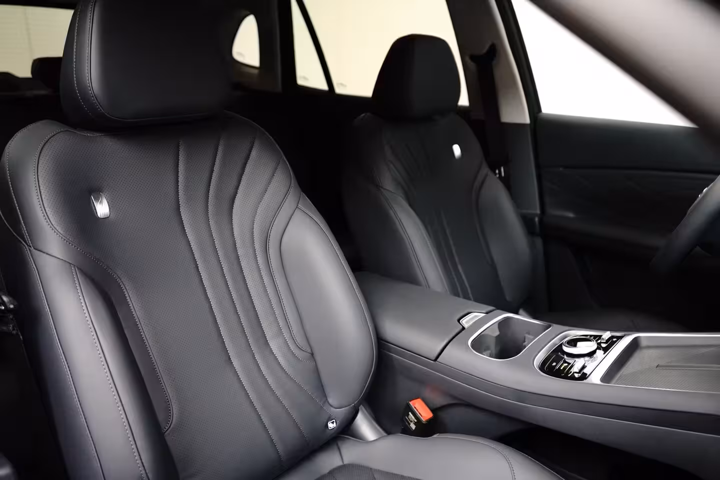 Geely Starray EM-i 1.5 Pro | Camera | Apple Carplay / Android Auto | Leder | Adaptieve Cruise | Achterbank in
