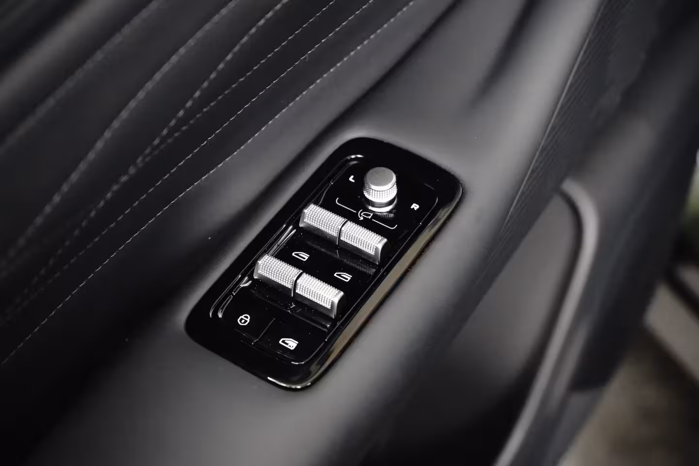Geely Starray EM-i 1.5 Pro | Camera | Apple Carplay / Android Auto | Leder | Adaptieve Cruise | Achterbank in
