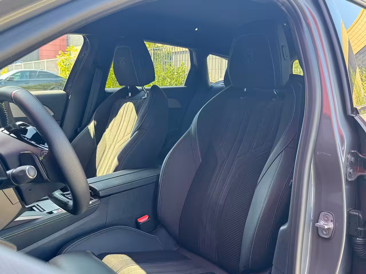 Peugeot E-308 GT 54 kWh | 360° Camera | AGR Comfort stoelen | GT Automaat | Bekleding Alcantara/kunstled