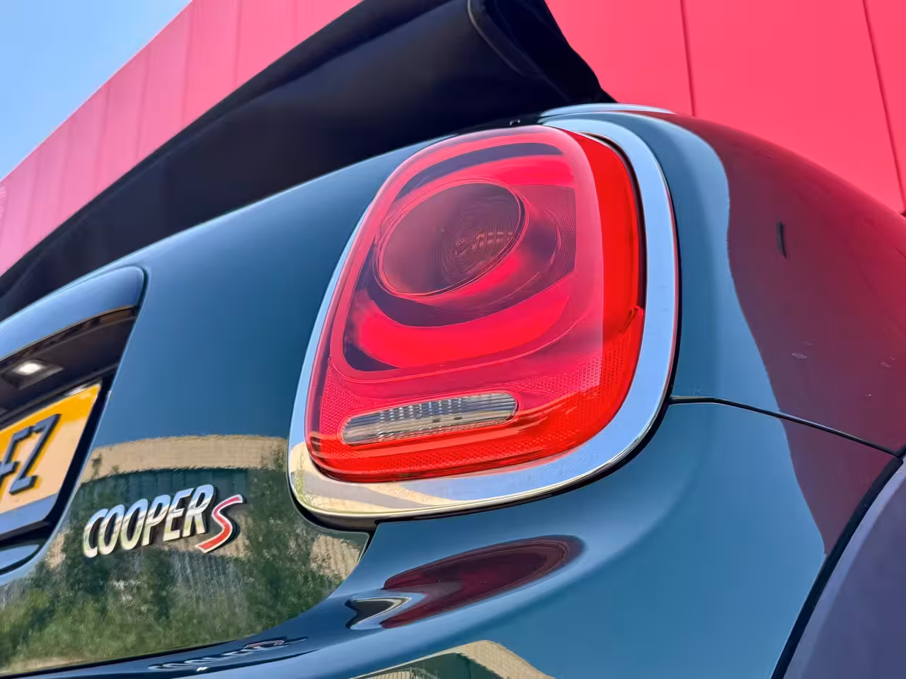 Mini Cabrio 2.0 Cooper S Chili Serious Business | Harman/Kardon | LED | Stoel verwarming | Navigatie |