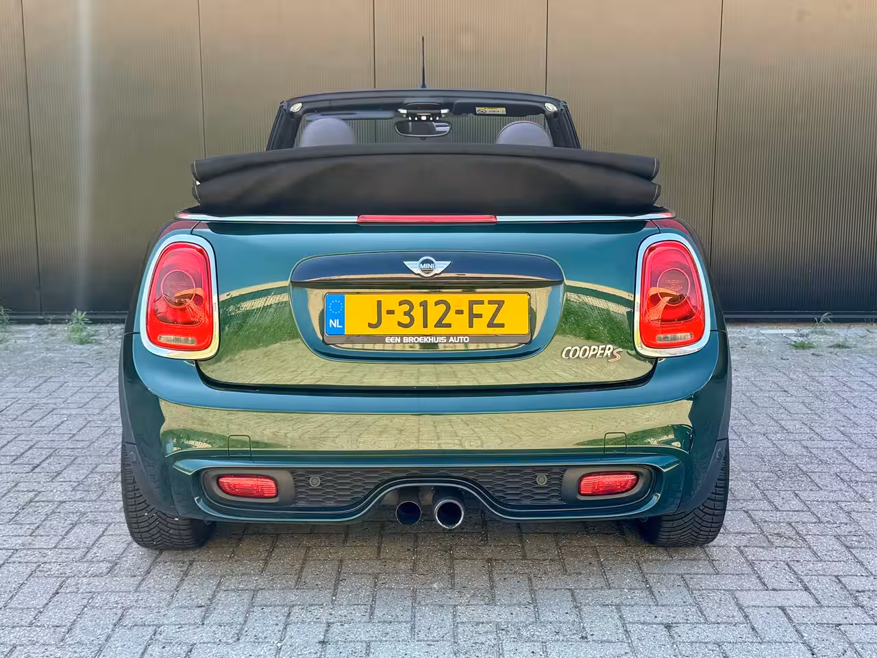Mini Cabrio 2.0 Cooper S Chili Serious Business | Harman/Kardon | LED | Stoel verwarming | Navigatie |