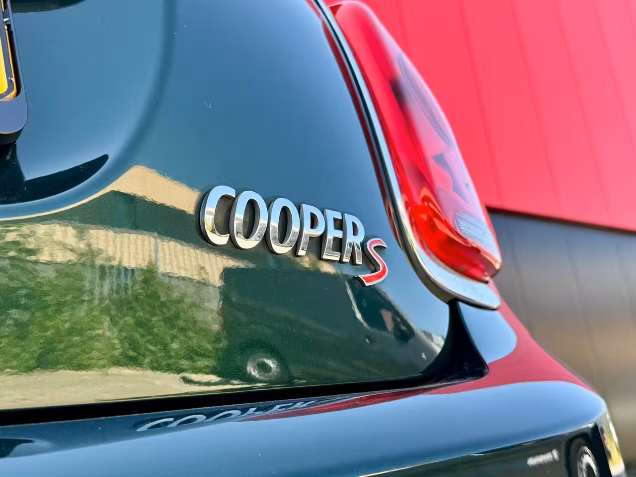 Mini Cabrio 2.0 Cooper S Chili Serious Business | Harman/Kardon | LED | Stoel verwarming | Navigatie |
