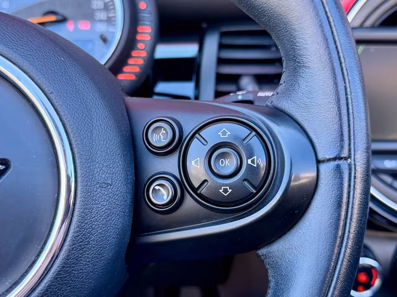 Mini Cabrio 2.0 Cooper S Chili Serious Business | Harman/Kardon | LED | Stoel verwarming | Navigatie |