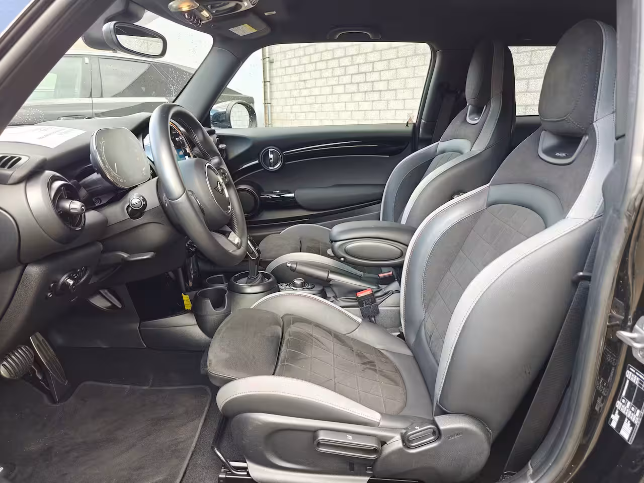 Mini 3-Deurs 1.5 John Cooper Works | Apple Carplay / Android Auto | Navigatie | Climate Control