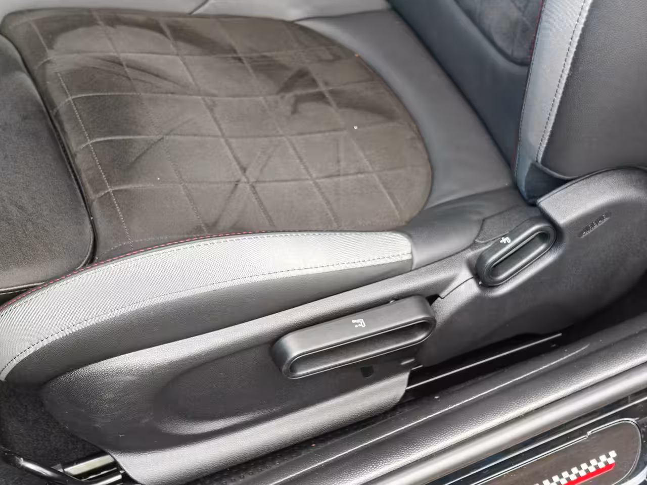 Mini 3-Deurs 1.5 John Cooper Works | Apple Carplay / Android Auto | Navigatie | Climate Control